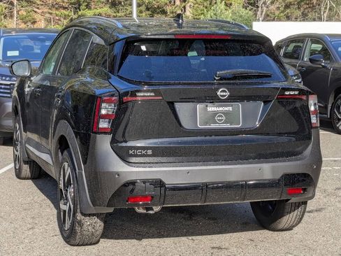 New 2026 Nissan Kicks SV image 7