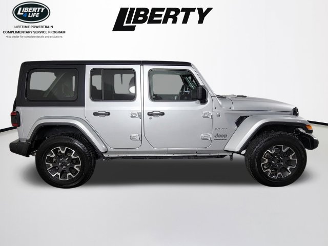 Used 2024 Jeep Wrangler Unlimited Sahara w/ Technology Group AWD/4WD image 2