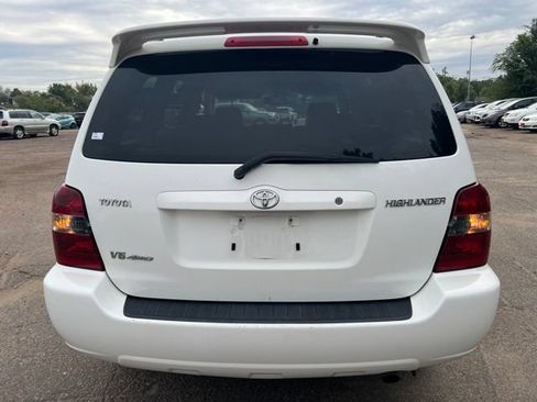 Used 2006 Toyota Highlander Limited w/ Leather Trim Pkg AWD/4WD image 4