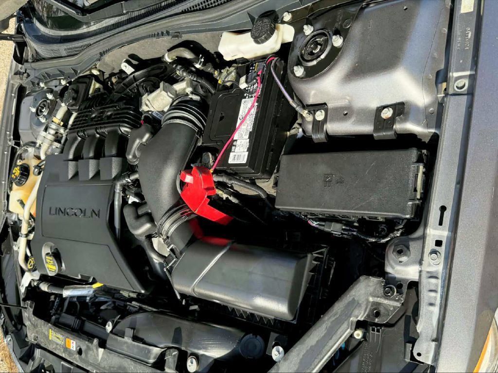 Used 2012 Lincoln MKZ FWD image 32