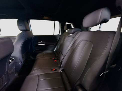 Used 2025 Mercedes-Benz GLB 250 image 25