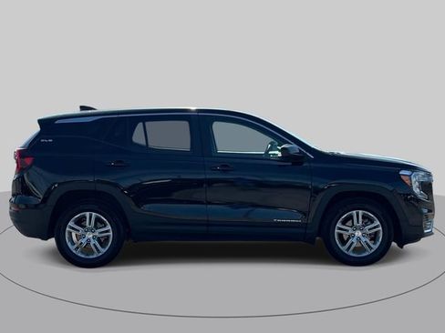 Used 2023 GMC Terrain SLE w/ LPO, Floor Liner Package FWD image 3