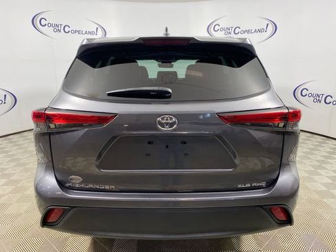 Used 2023 Toyota Highlander XLE AWD/4WD image 5