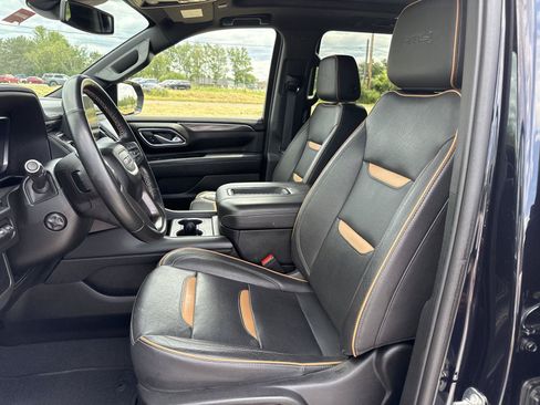 Used 2023 GMC Yukon XL AT4 w/ AT4 Premium Package AWD/4WD image 14