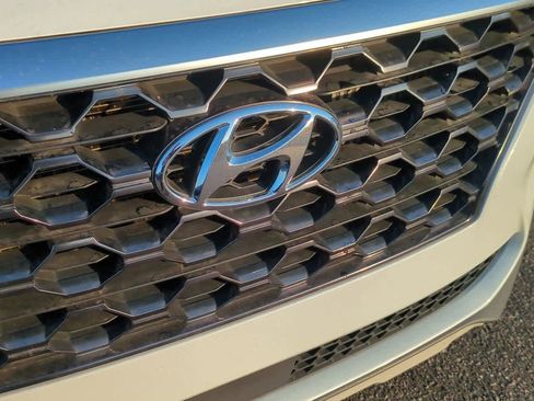 Used 2019 Hyundai Santa Fe Limited image 11