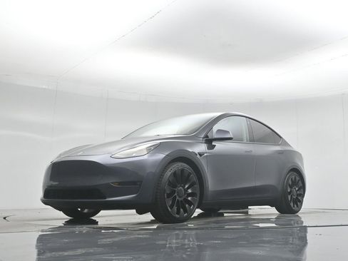 Used 2022 Tesla Model Y Performance image 40