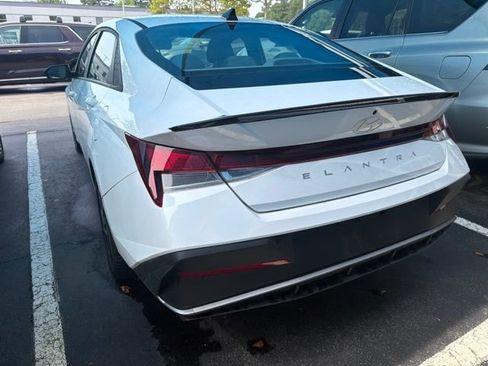 Used 2025 Hyundai Elantra Sport FWD image 7