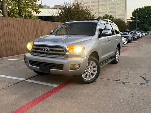 Used 2015 Toyota Sequoia Platinum image 2