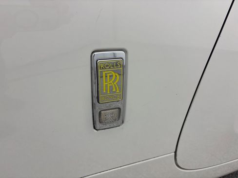 Used 2016 Rolls-Royce Wraith image 32
