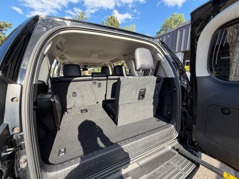 Used 2016 Lexus GX 460 w/ Premium Package AWD/4WD image 42