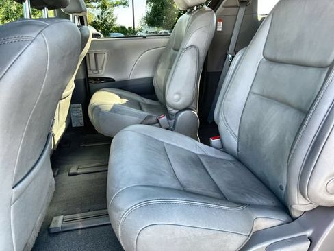 Used 2019 Toyota Sienna XLE w/ XLE Navigation Package AWD/4WD image 26