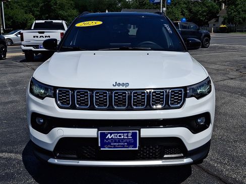 Used 2025 Jeep Compass Limited AWD/4WD image 2
