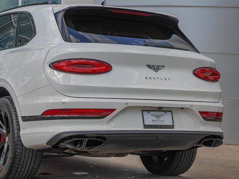 Certified 2023 Bentley Bentayga AWD/4WD image 16