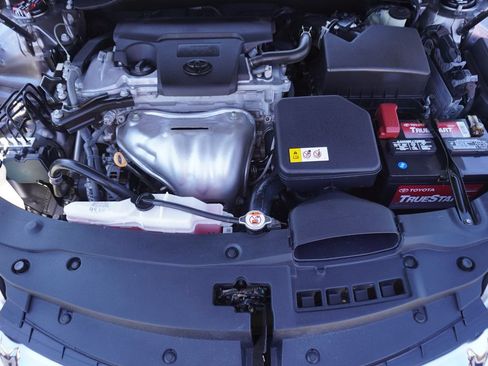Used 2017 Toyota Camry LE FWD image 19