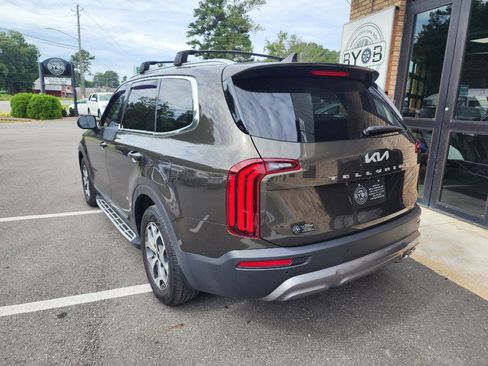 Used 2022 Kia Telluride EX image 4