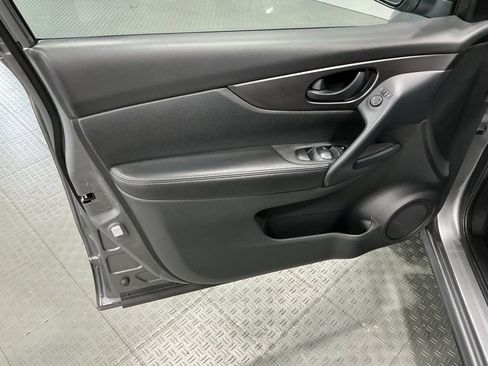 Used 2021 Nissan Rogue Sport S image 24