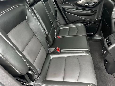 Used 2023 GMC Terrain SLT AWD/4WD image 34