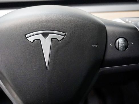 Used 2023 Tesla Model 3 Standard Range image 16