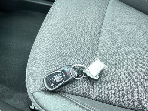 Used 2025 Buick Encore GX Preferred image 22