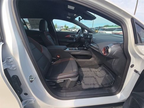 New 2025 Chevrolet Equinox EV RS image 3