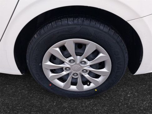 Used 2023 Kia Forte LX image 12