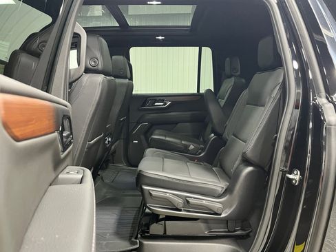 New 2026 GMC Yukon XL Denali w/ Sun & Power Step Package image 11