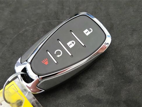 Used 2025 Chevrolet Trax ACTIV w/ Driver Confidence Package FWD image 21