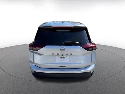 Used 2025 Nissan Rogue SV FWD image 12
