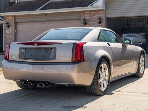 Used 2004 Cadillac XLR image 18
