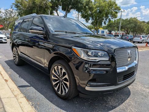 Used 2024 Lincoln Navigator Reserve AWD/4WD image 8