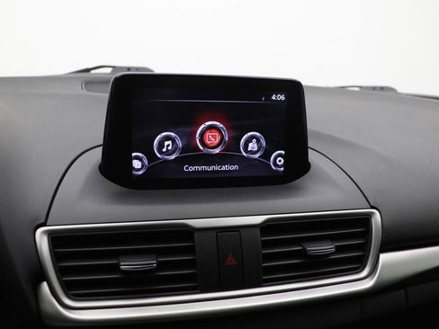 Used 2018 MAZDA MAZDA3 Touring image 21