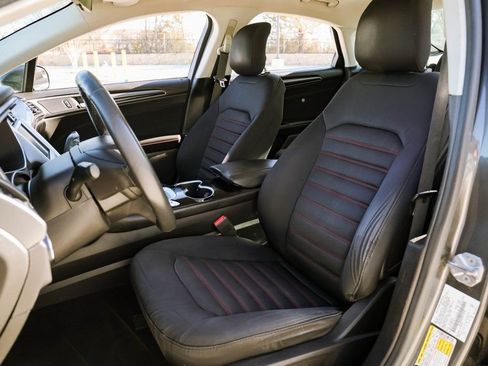 Used 2015 Ford Fusion SE image 16