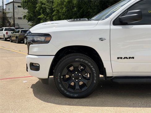 New 2026 RAM 1500 Express AWD/4WD image 9