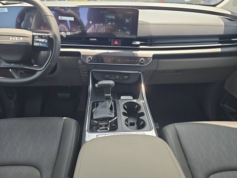 New 2027 Kia Carnival EX FWD image 15