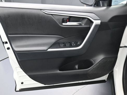 Used 2025 Toyota RAV4 XLE w/ Convenience Package FWD image 13