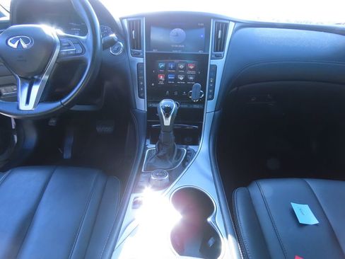 Used 2017 INFINITI Q60 w/ Cargo Package image 7