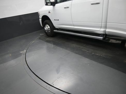 Used 2023 RAM 3500 Laramie AWD/4WD image 22