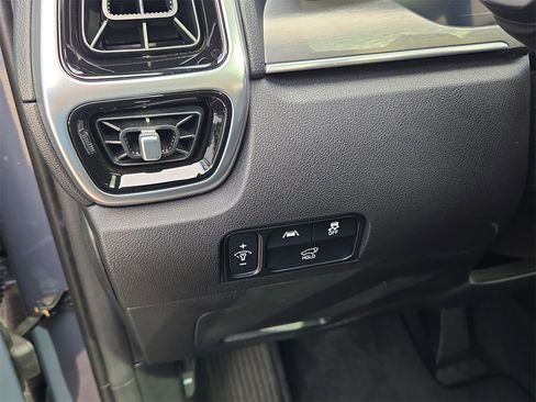 Used 2023 Kia Sorento SX image 12
