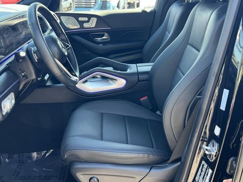 Used 2025 Mercedes-Benz GLS 450 4MATIC image 14