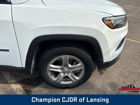 Used 2024 Jeep Compass Latitude AWD/4WD image 35