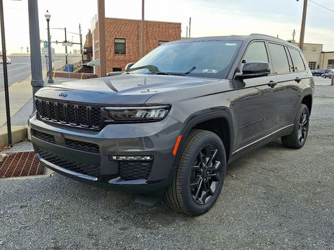 New 2025 Jeep Grand Cherokee L Limited AWD/4WD image 3