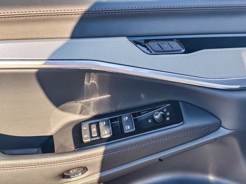 Used 2024 Jeep Wagoneer Launch Edition image 18