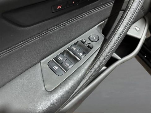 Used 2019 BMW 530i xDrive image 29