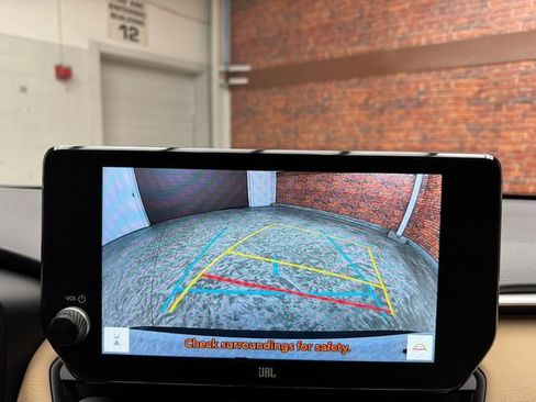 Used 2023 Toyota RAV4 XLE Premium image 22