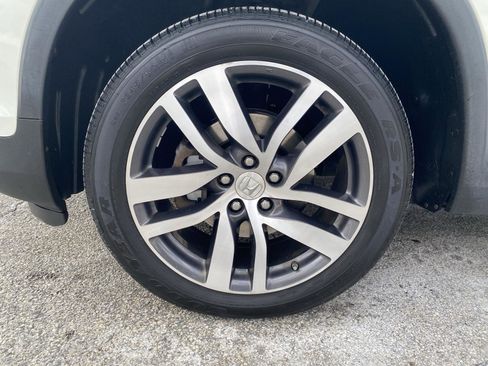 Used 2017 Honda Pilot Touring image 10