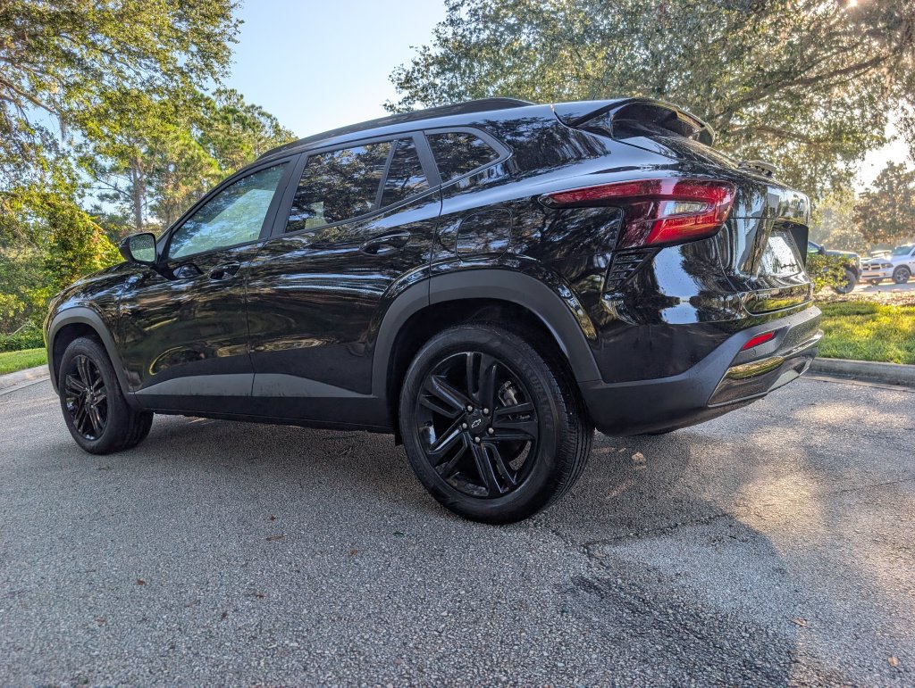 Used 2025 Chevrolet Trax ACTIV w/ Sunroof Package FWD image 6