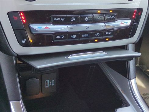 Certified 2022 Ford Explorer XLT w/ Equipment Group 202A image 22