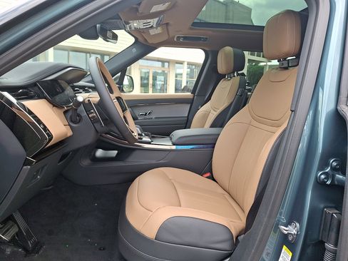 New 2026 Land Rover Range Rover Sport Dynamic SE AWD/4WD image 12