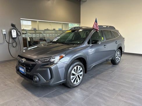 Used 2025 Subaru Outback Premium AWD/4WD image 20