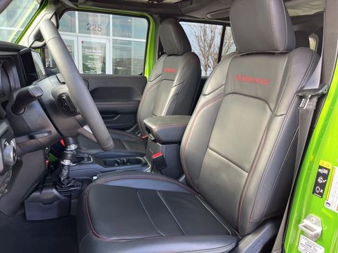 Used 2025 Jeep Wrangler Unlimited Rubicon image 4